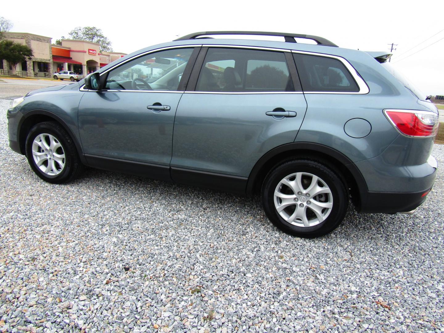 2012 Blue /Gray Mazda CX-9 Touring (JM3TB2CV1C0) with an 3.7L V6 DOHC 24V engine, Automatic transmission, located at 15016 S Hwy 231, Midland City, AL, 36350, (334) 983-3001, 31.306210, -85.495277 - Photo#5